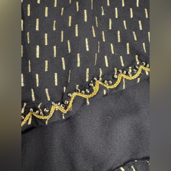 Velvet by Graham & Spencer Milla Gold Printed Peasant Blouse Sz M - Picture 9 of 10